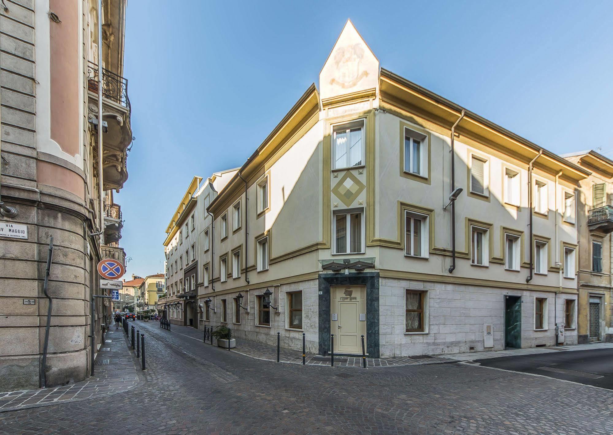 Alli Due Buoi Rossi Alessandria Buitenkant foto